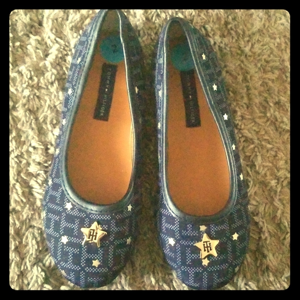 Never worn tommy hilfiger kids shoes